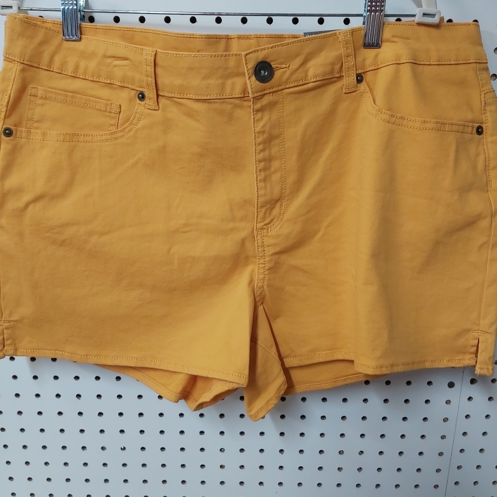 Ladies gold/yellow shorts- size 14 and 16. Casual wear with 2 front pockets